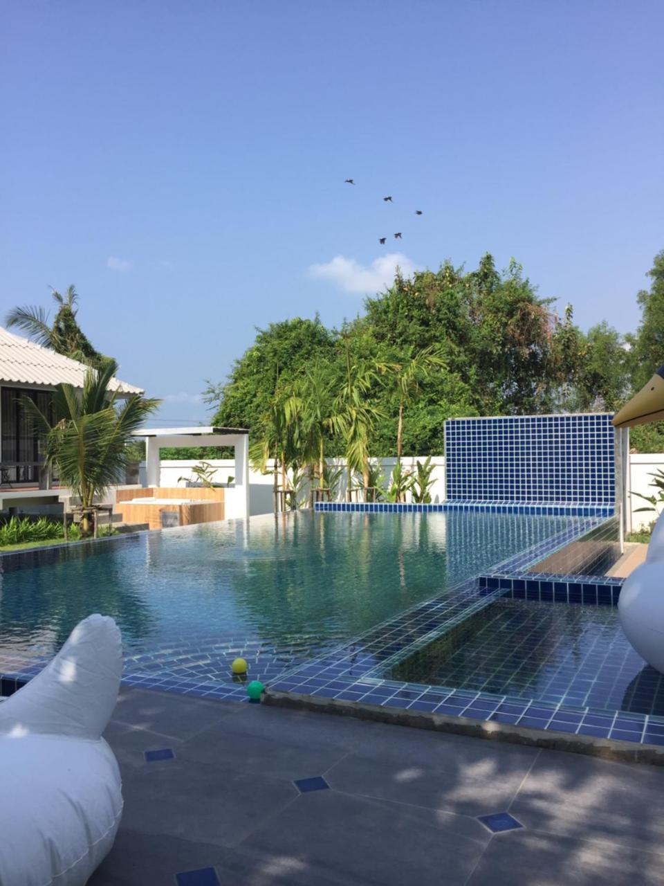 Bulan Villa Районг Экстерьер фото